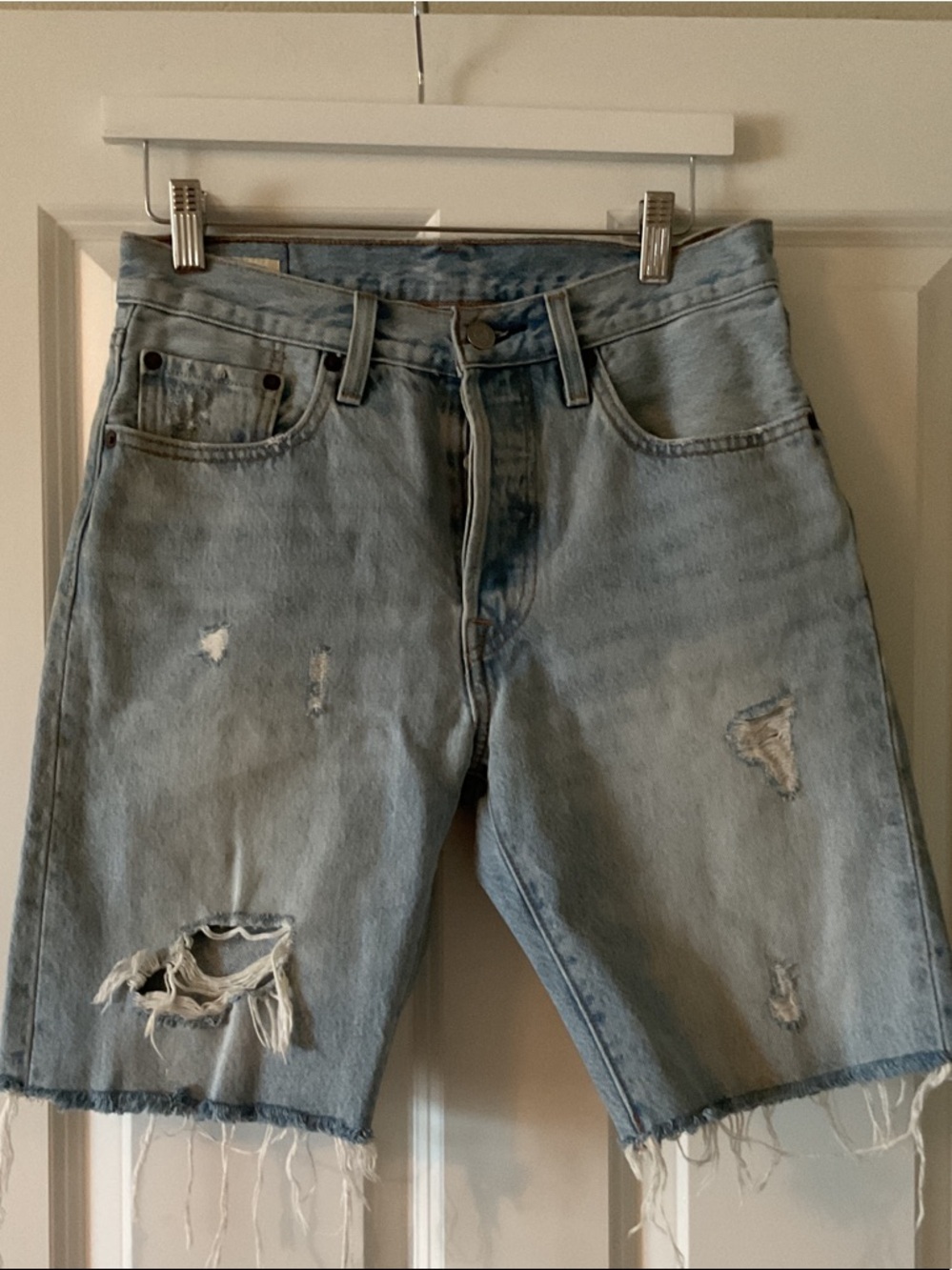 Light Wash Distressed Women’s Levi Denim Shorts